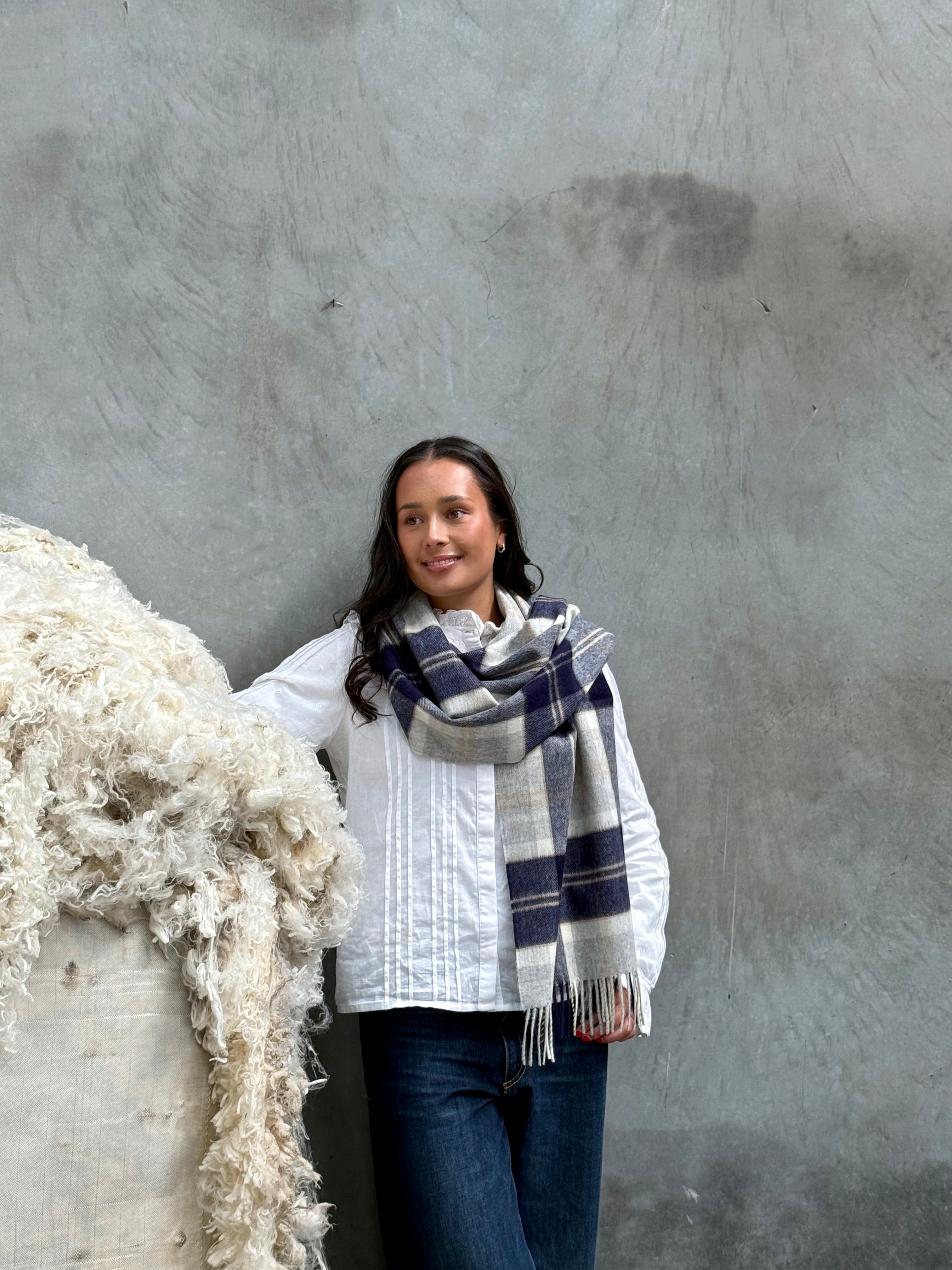 バノックベイン シルバー 100% メリノ オーバーサイズ スカーフ