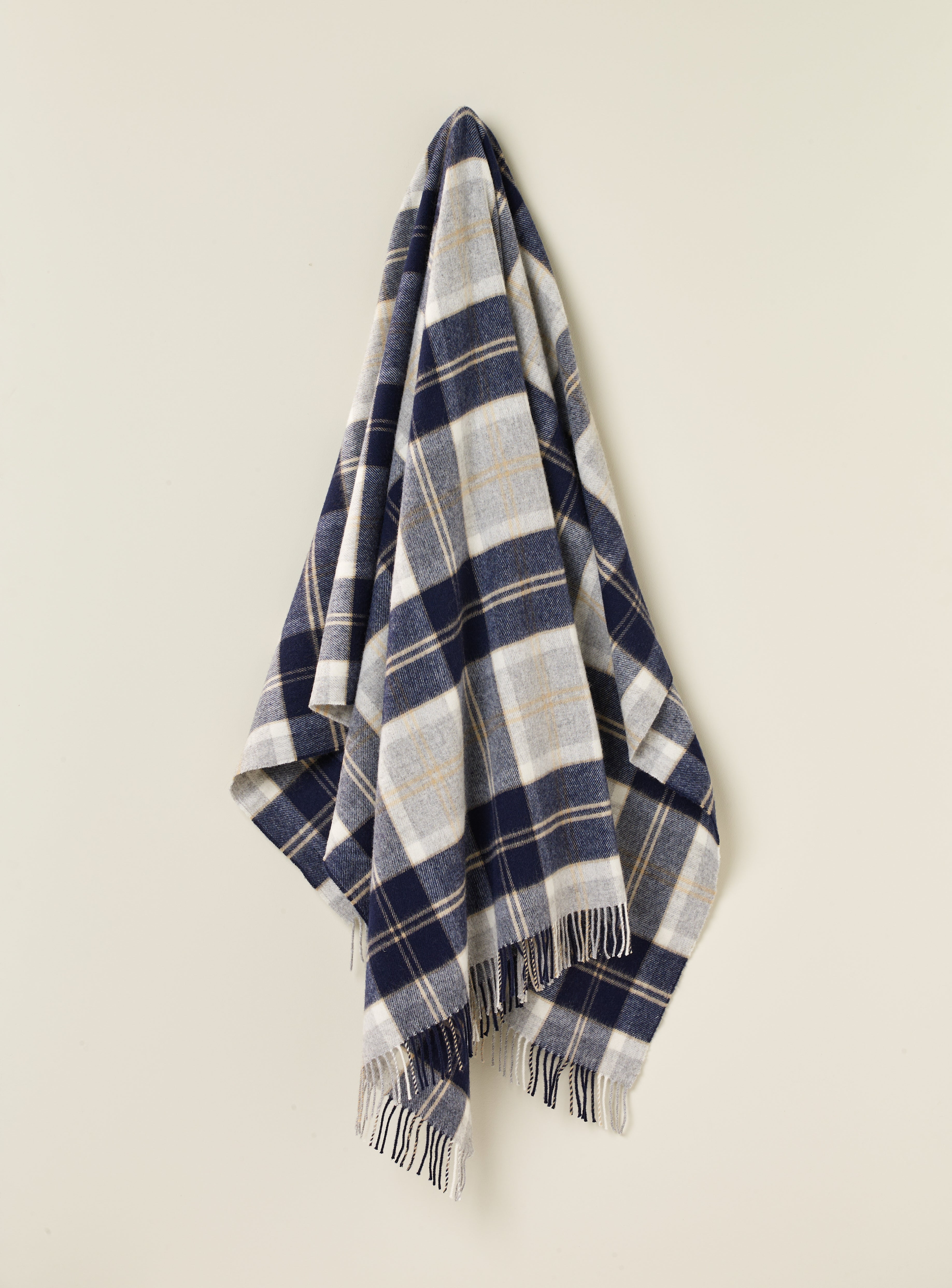 Bannochburn Silver 100% Merino Throw - Exquisite Wool Traders